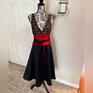 NWT Laundry, by Shelli Segal. Size 8 cocktail dress.